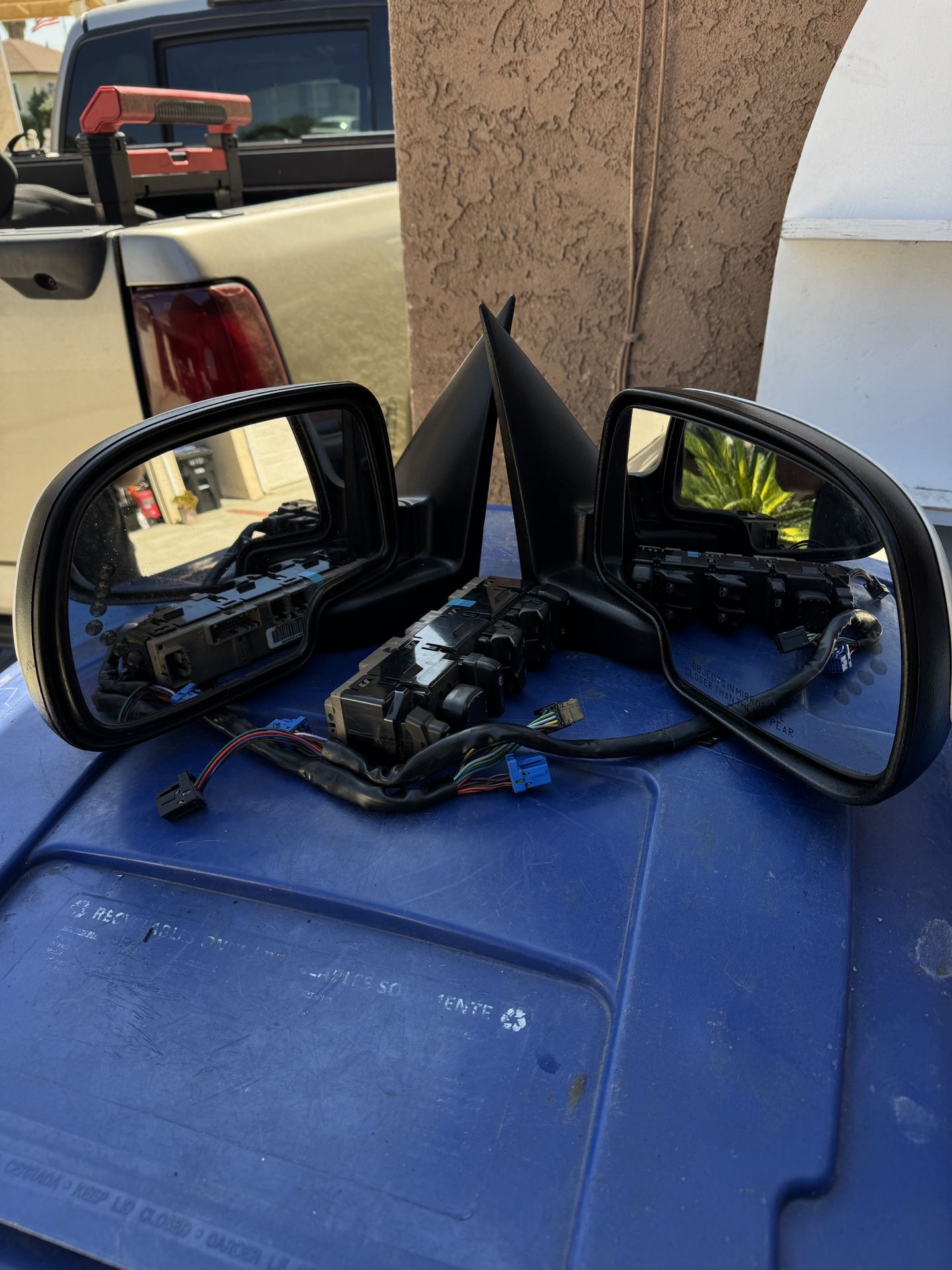 Escalade Power Folding Mirrors And Switch