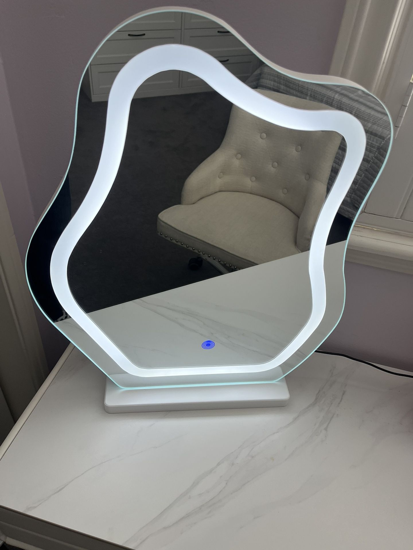 Girls Vanity Mirror …. Led Touch, 3 Light Shades