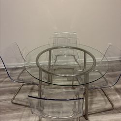 Table Plus 4chairs 