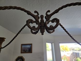MASCULINE QUEEN CANOPY BED FRAME