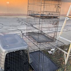 Pet cages available the metal one on the bottom is no longer available. The plastic one to metal on the top are available $25 each pick up Mequon Wisc