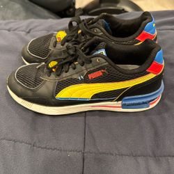 Boys Puma Tennis Shoes Size 5