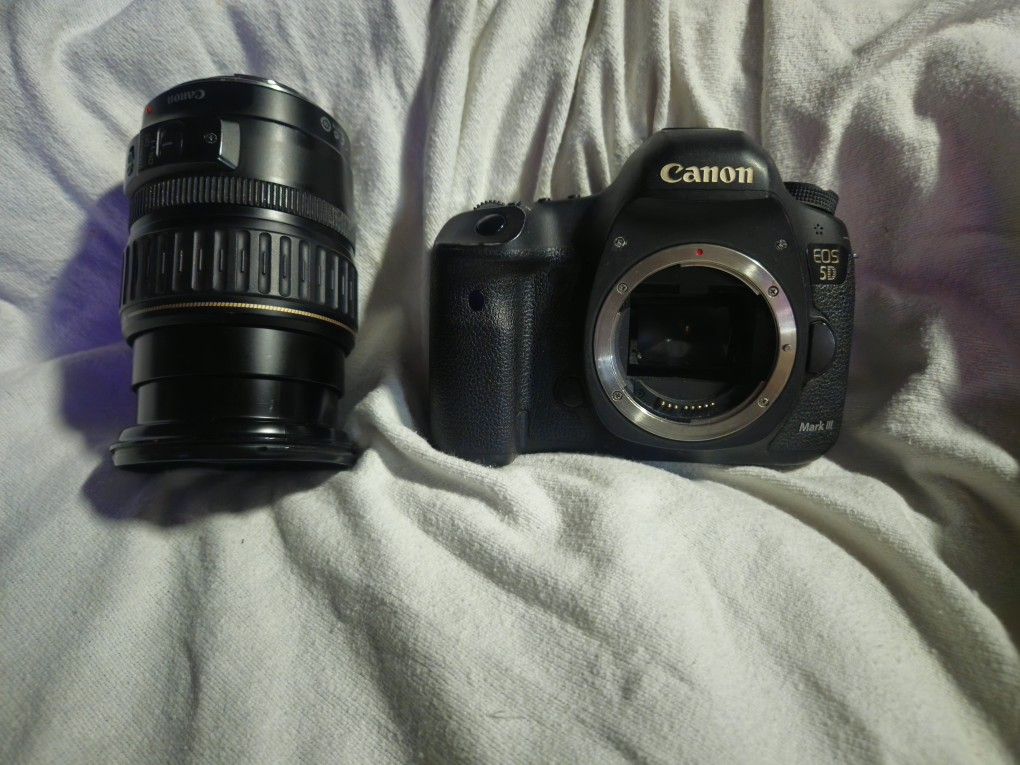 Canon EOS 5D Mark 3 Camera