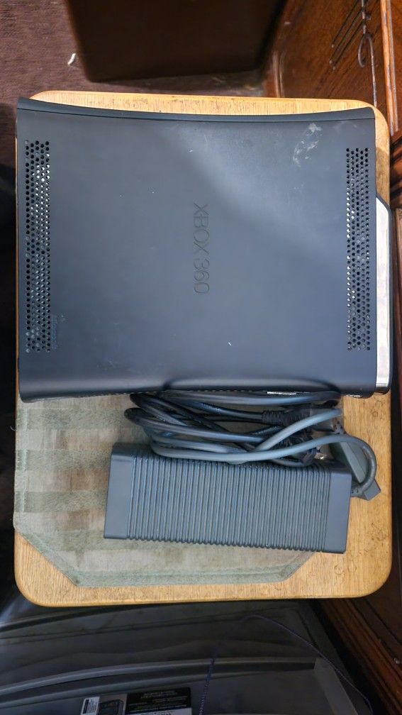 Xbox 360 Elite (Messed Up Disc Drive)