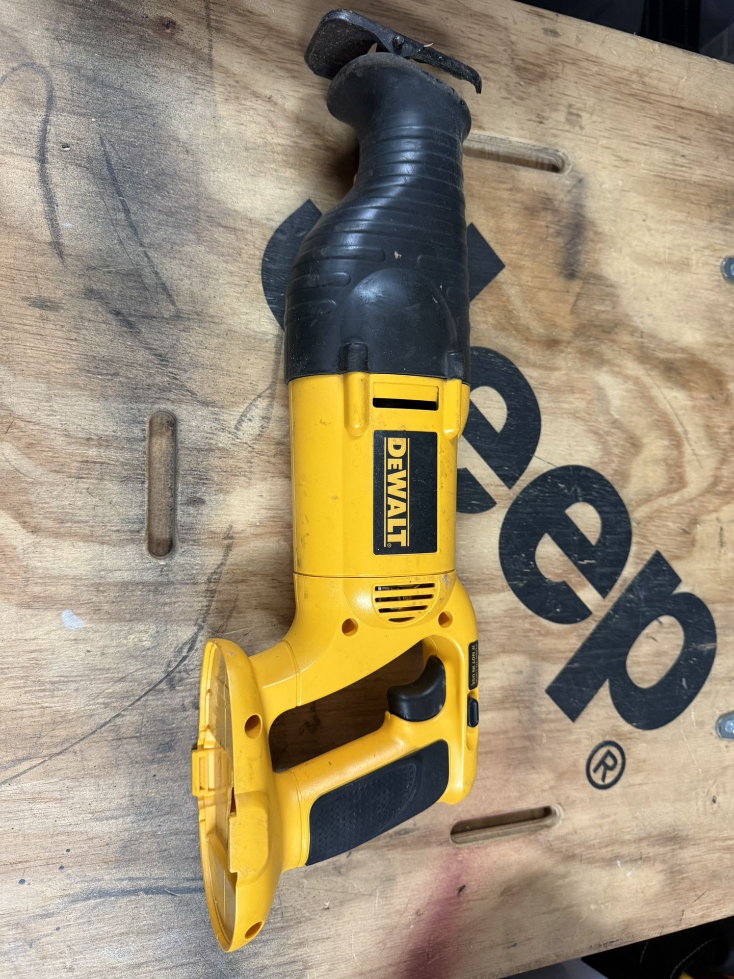 Dewalt Saw DW938
