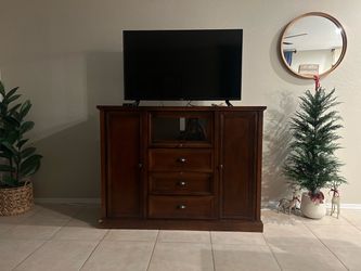 Tv stand