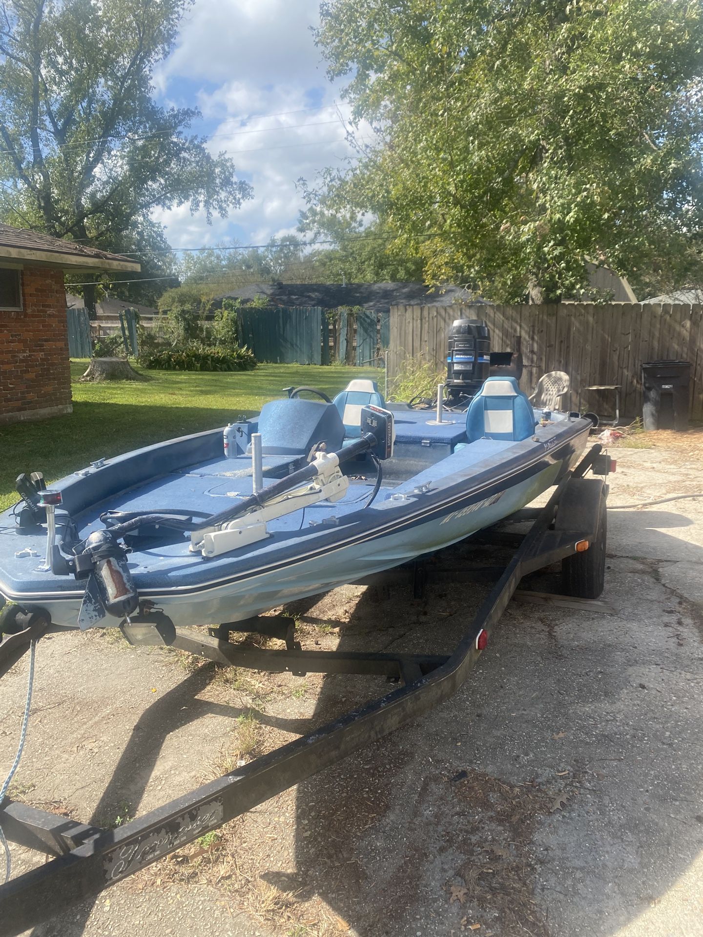 82 Glasstream