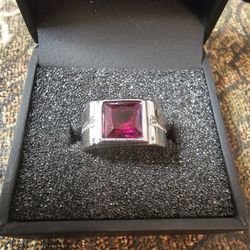 MEN'S PINKY RING WITH RED STONE SIZE 7 BRAND NEW
