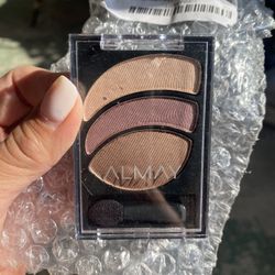 Almay Eyeshadow palette