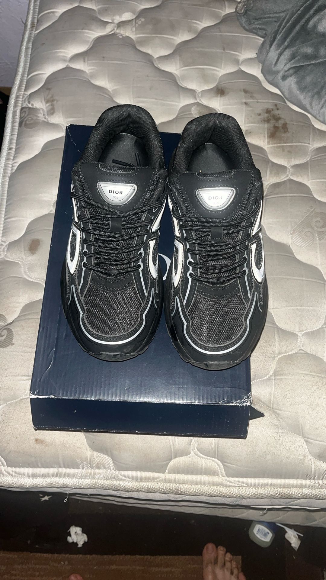 Dior B30 Size 8