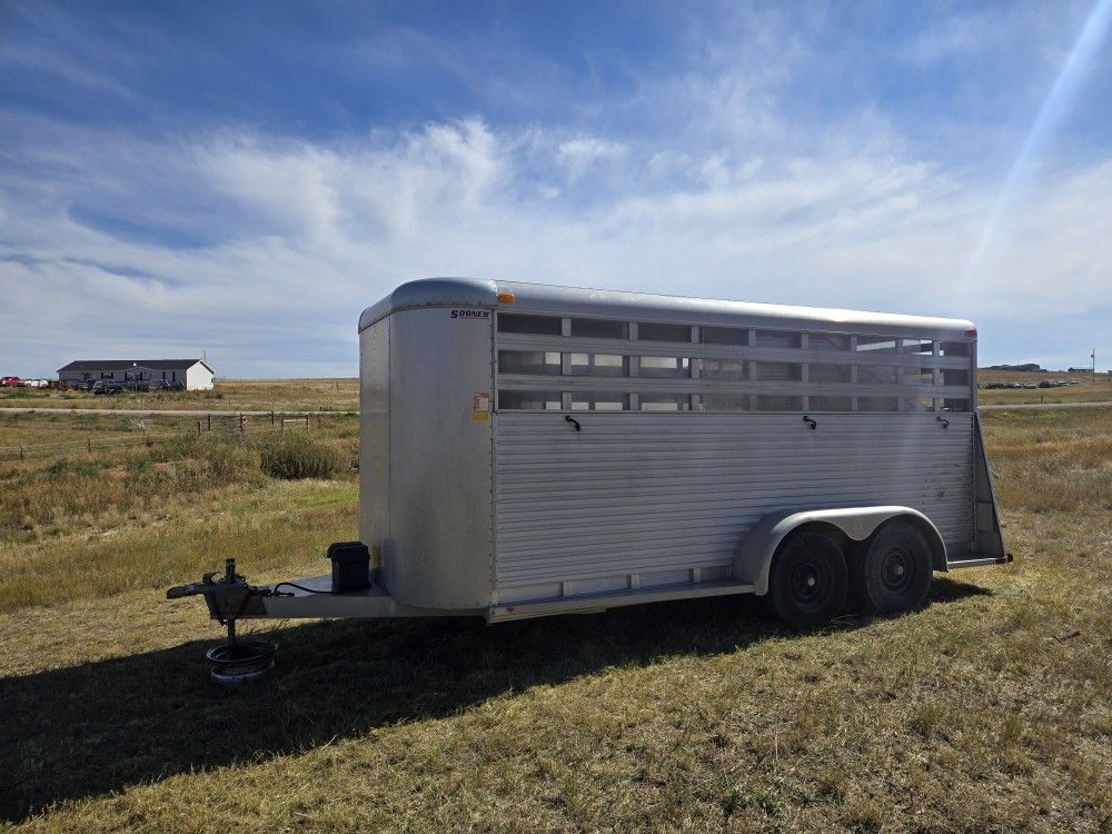 Sooner 3 Horse Slant Trailer / Livestock