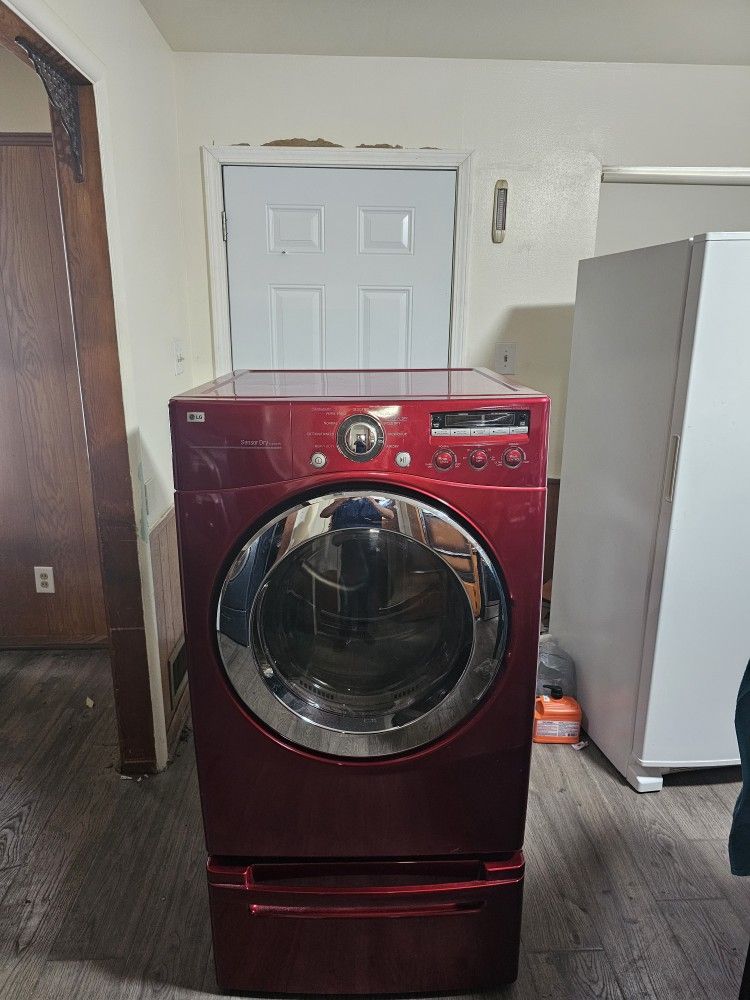 LG ELECTRIC DRYER XL CAPACITY EXCELLENT CONDITION HEAVY DUTY DELIVERY AVAILABLE FOR EXTRA FEE WE DO REPAIRS