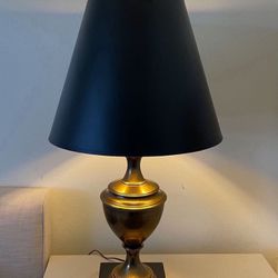 Gorgeous Mid-Century Modern Stiffel Brass Hollywood Regency Urn/Trophy Table Lamp With Black Shade   