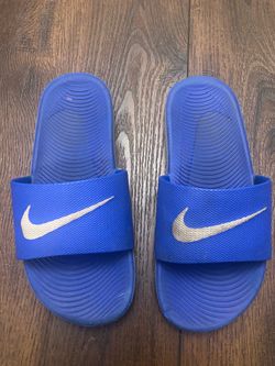 Boys blue and gray Nike slide sandals size 3 youth