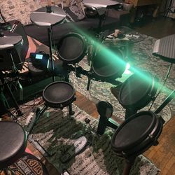 Alesis Nitro Mesh Kit With Expansion Electronic Drum Set