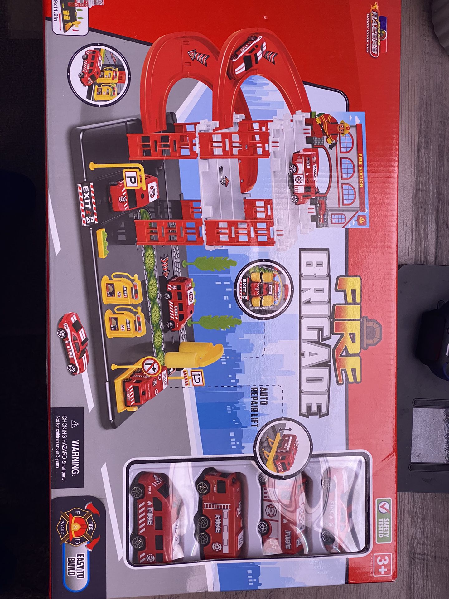 Play Fire station With Cars