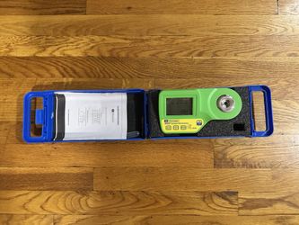 Milwaukee MA887 Digital Seawater Refractometer with Hard Case