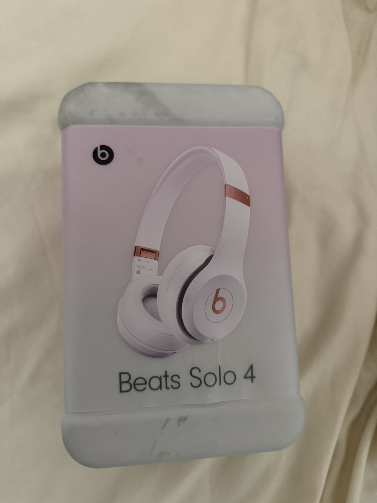 Beats Solo 4 Cloud Pink