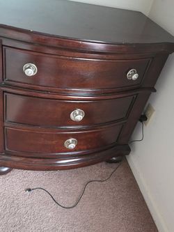 Bed set  2 drawers with a mirror