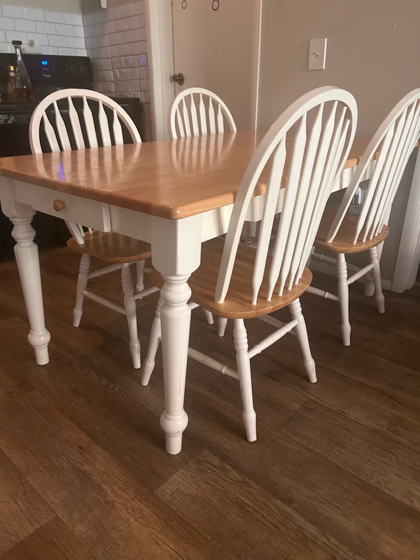 KITCHEN TABLE FOR SALE