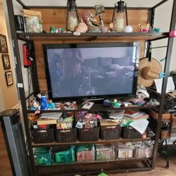 Shelving / Entertainment Unit