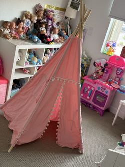 Adorable Pink Princess Teepee — Mint Condition!