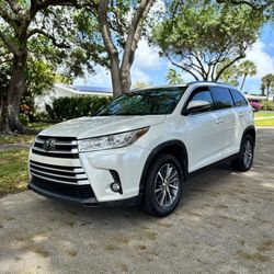 2019 TOYOTA HIGHLANDER XLE 