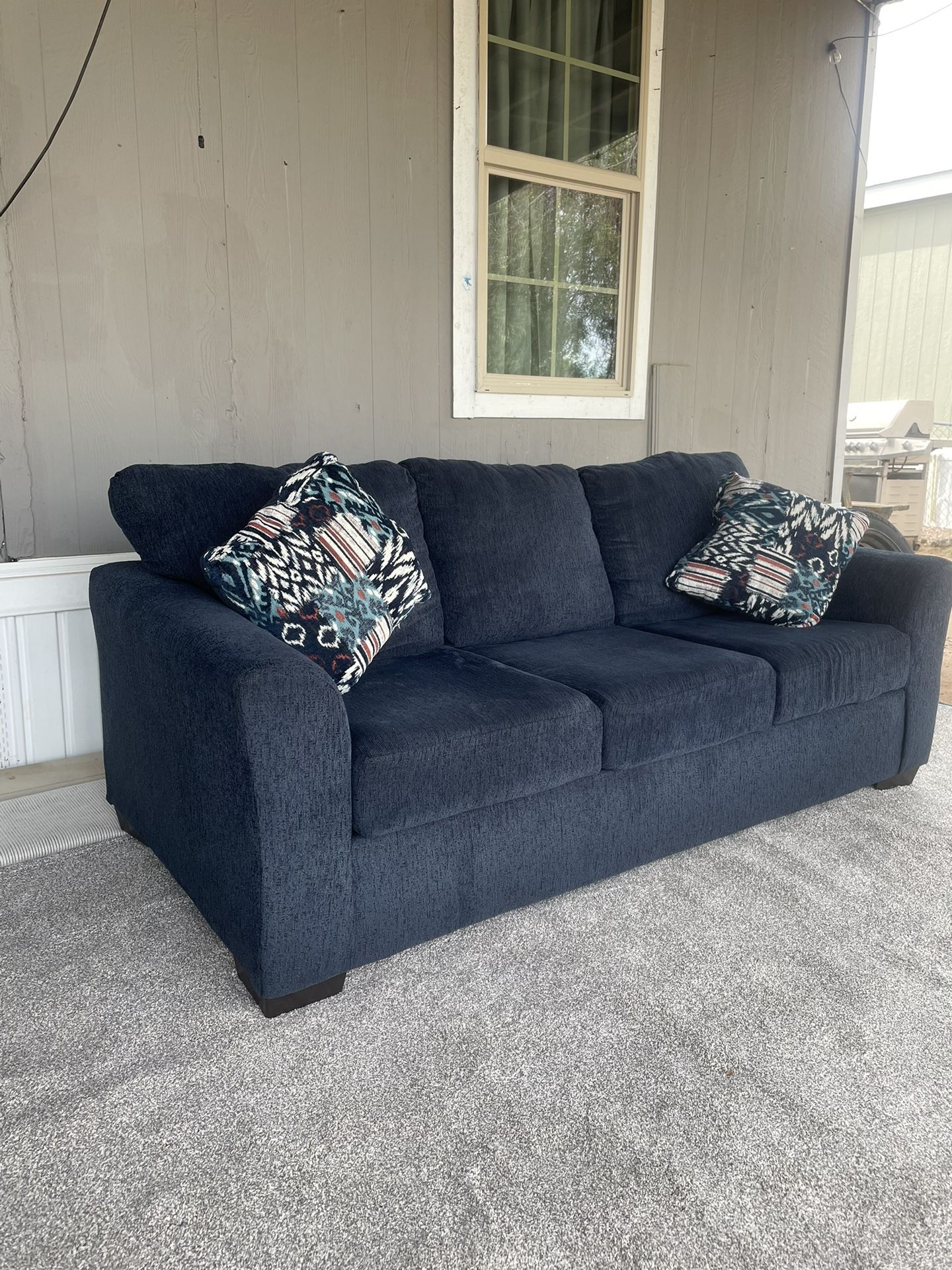 Couch for Sale in Mesa, AZ OfferUp