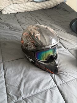 Motorcycle helmet