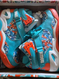 Size 11 shoes!!