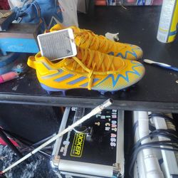 ADIDAS. FREAK. CLEATS   SIZE 11