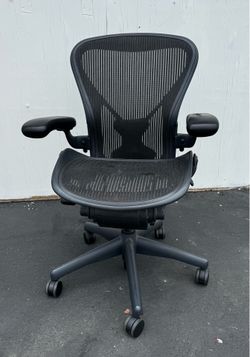 Herman Miller Aeron Chair Size B