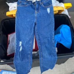 Size 7 Girls Levi’s