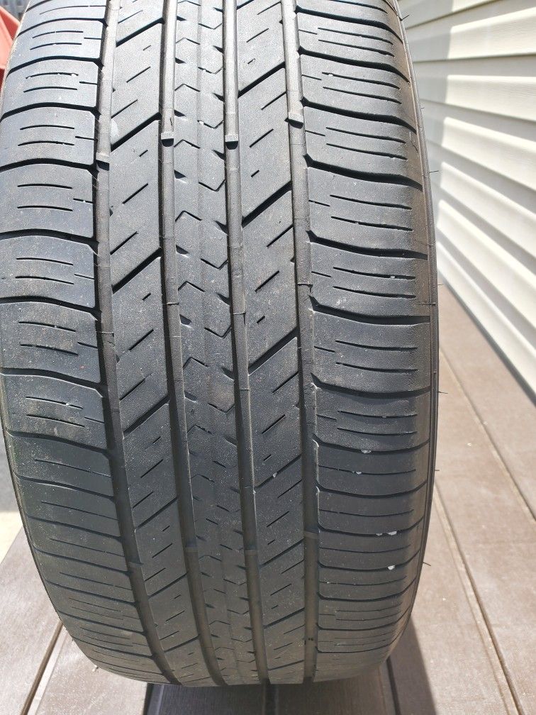 Goodyear Eagle LS2 Tire 235/45R18