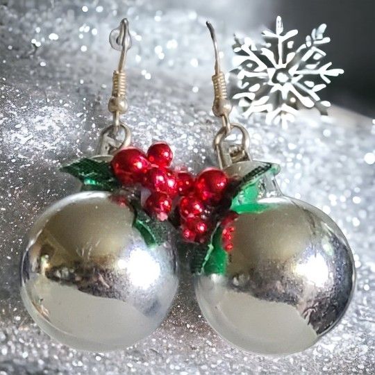 Christmas Ball Earrings, Vintage,