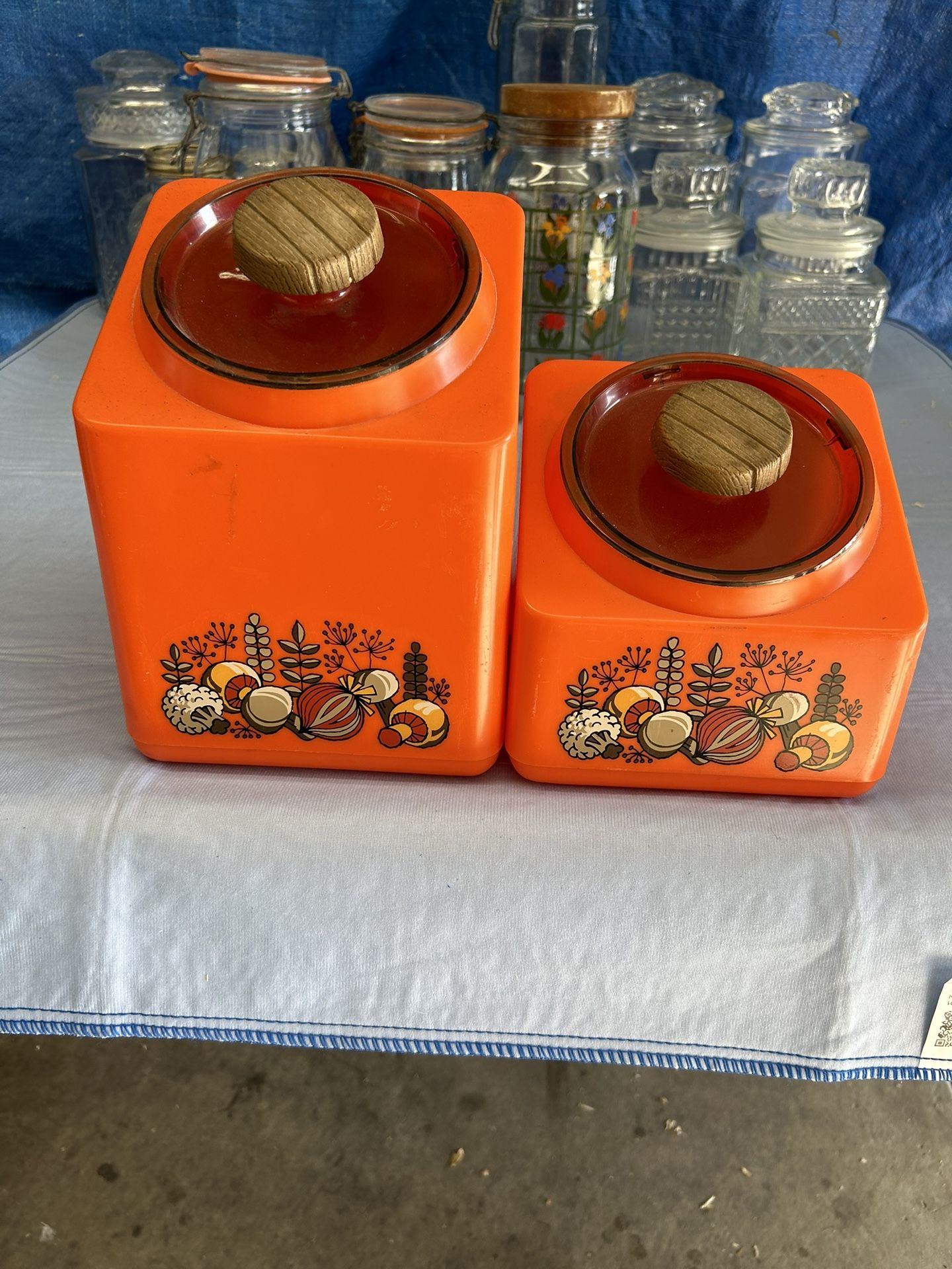 Canister