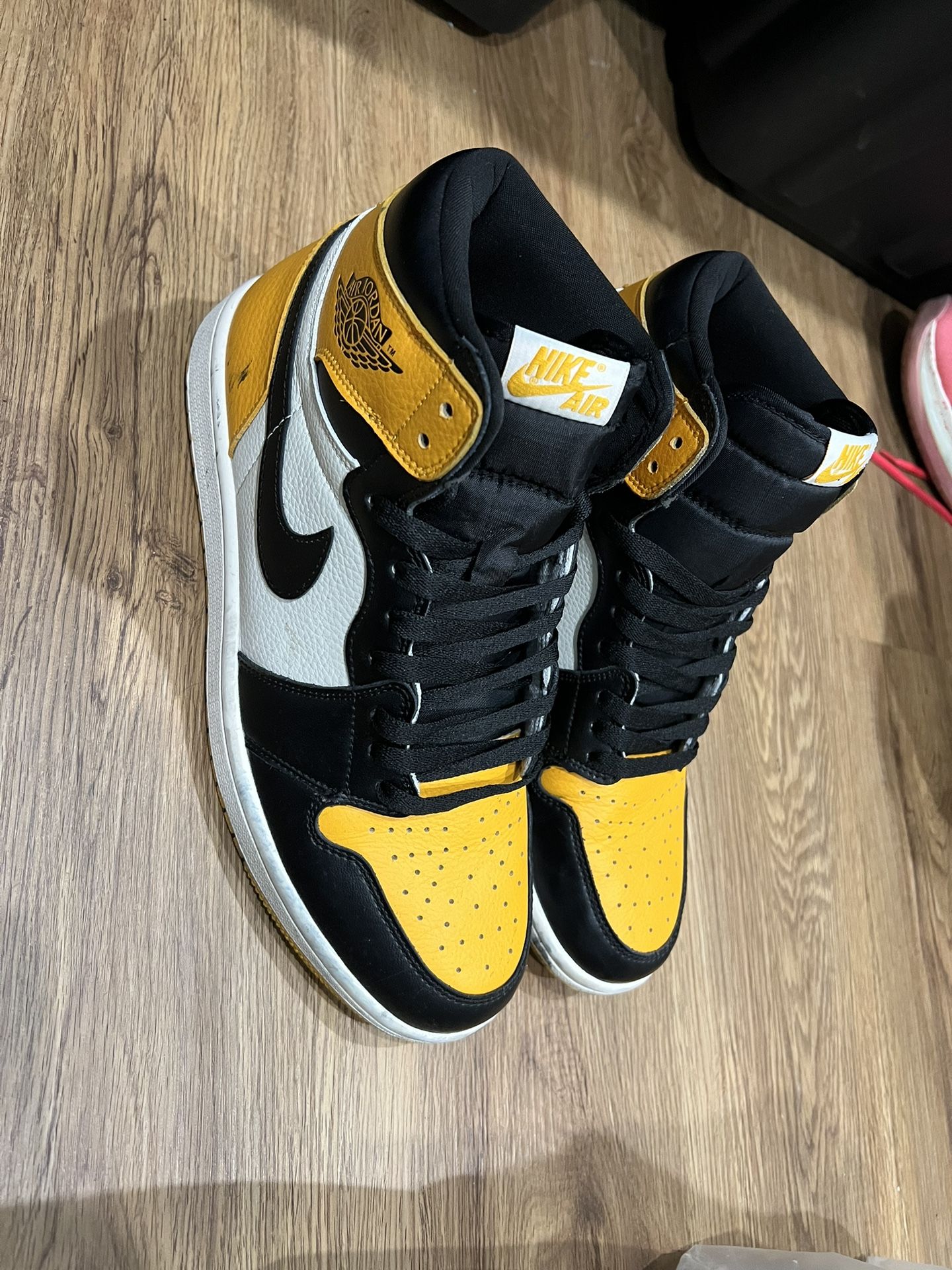 Air Jordan 1 Retro High OG Taxi