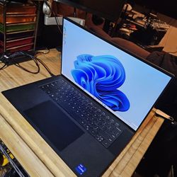 Dell XPS Gaming PC Intel i7-CPU 16GB Ram 1TB SSD GPU: NVIDIA RTX 3050