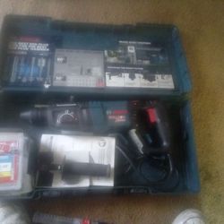 Bosch Bulldog 8.5 -Amp SDS-Plus SDS-plus Variable Speed Rotary Hammer Drill