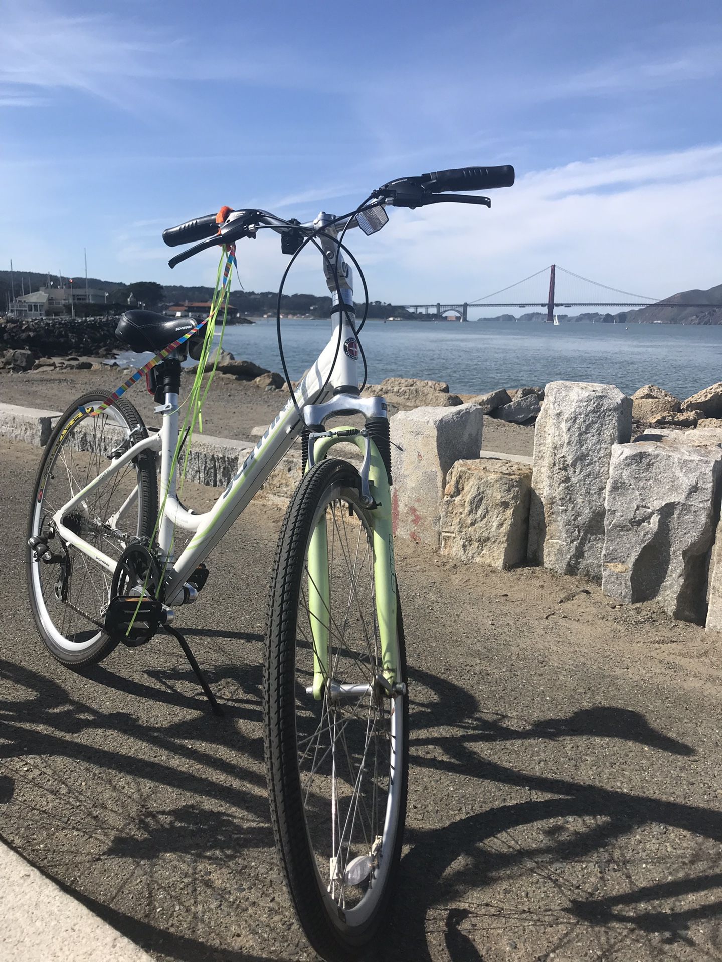 Schwinn DSB Hybrid Bike, 700c wheels, 21 speeds, womens frame, white