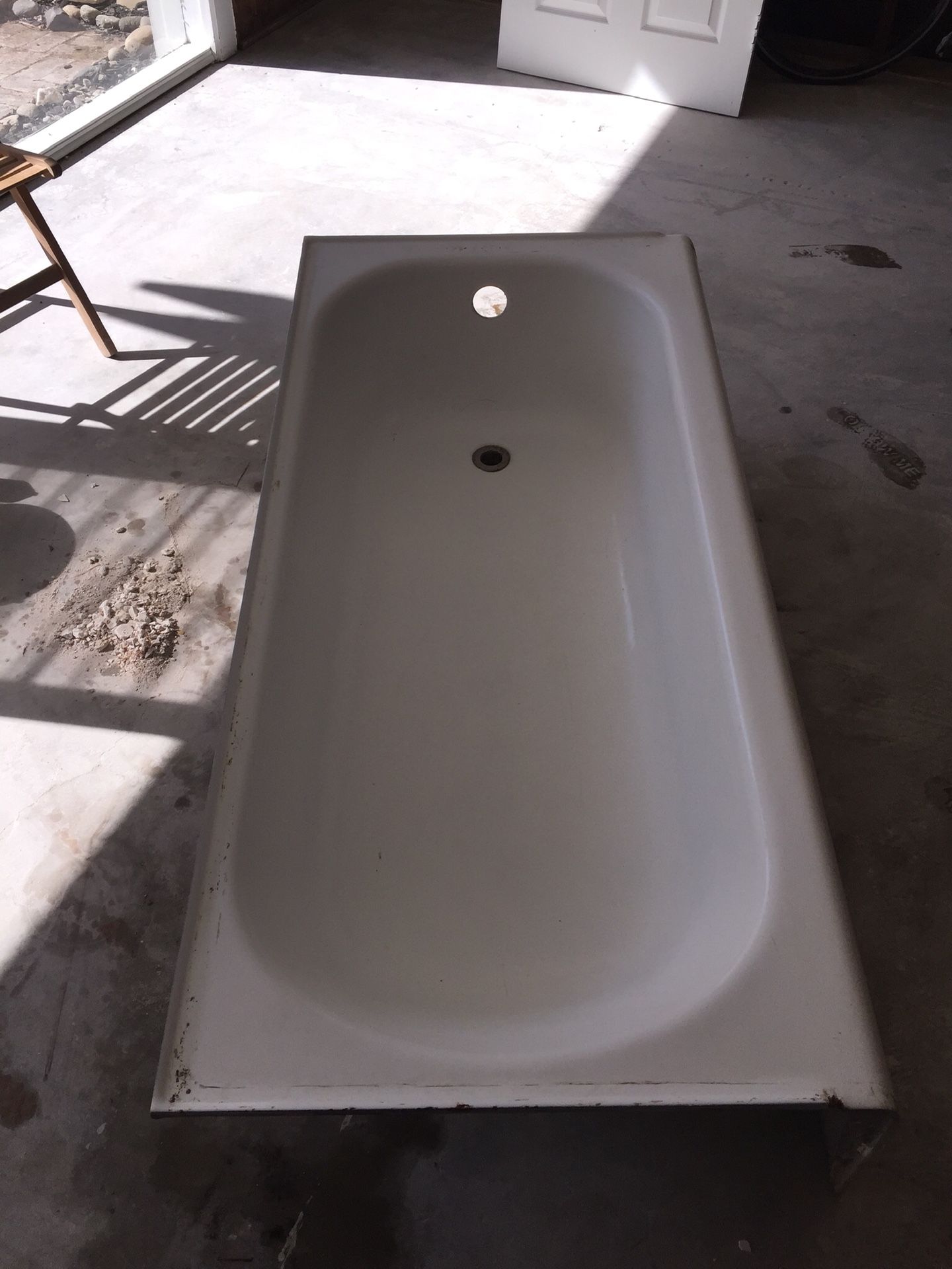 Kohler cast iron alcove bathtub for Sale in Long Beach, CA OfferUp