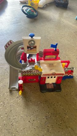 VTech Go! Go! Smart Wheels Rescue Tower Firehouse Playset