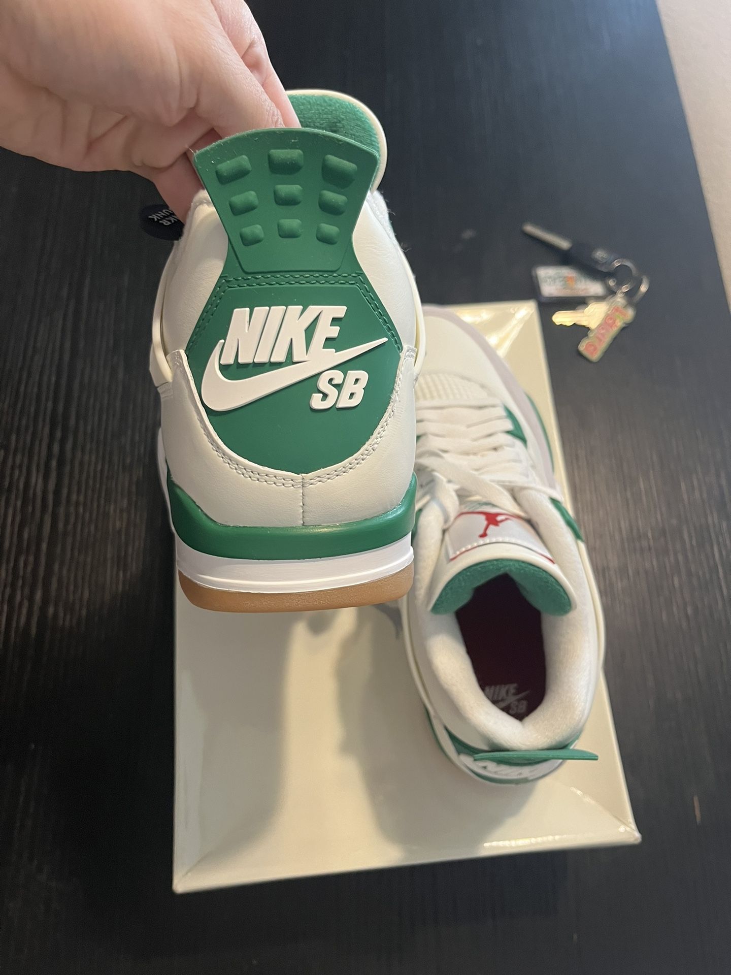 Jordan 4 “pine Green” Size 9