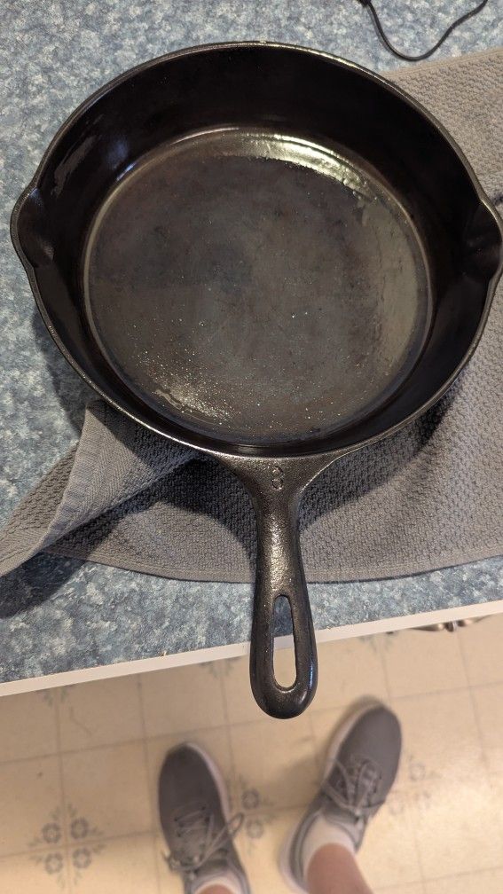 10 1/2" Cast Iron Skillet
