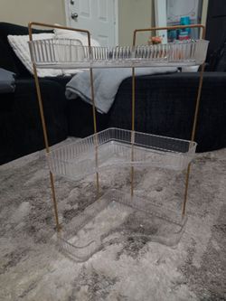Cosmetic storage rack