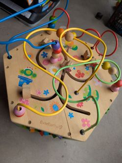 Wooden Activity Cube - EverEarth