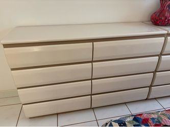 8 drawer Dresser