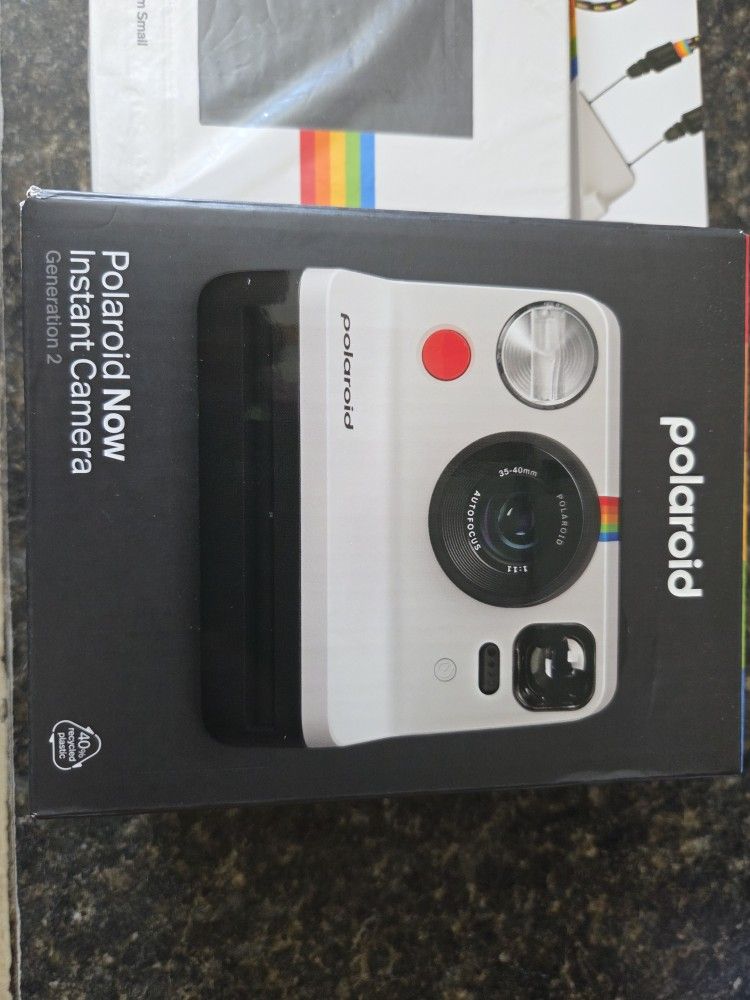 Polaroid Now Instant Camera Gen 2 With Accessories
