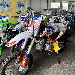 Apollo Z20 RFZ 125cc Dirt Bike Pit Bike Orange/white Color