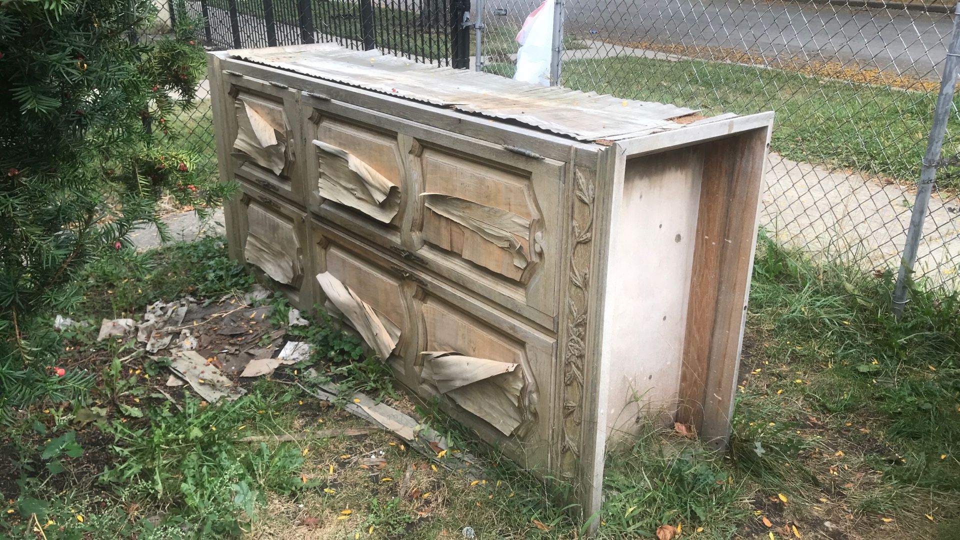Dresser